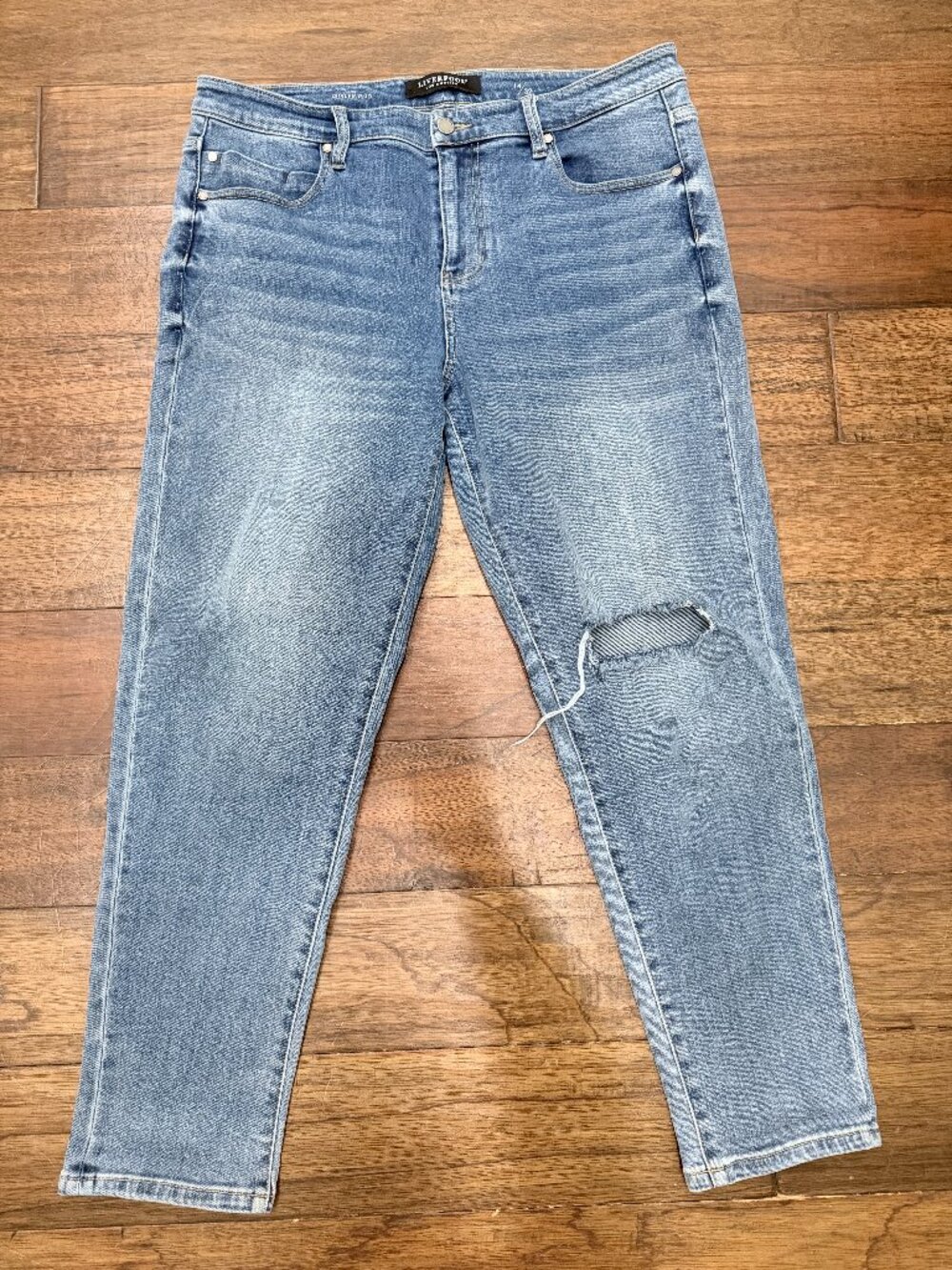 Liverpool Los Angeles Girlfriend Jeans 14/32 Erin Distressed 27" Inseam